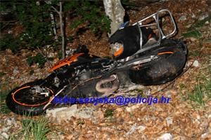 Slika //motocikl u provailiji.jpg